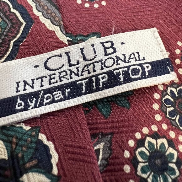 🍁Canadian Made Silk Elegance: Club International Tie Exquisite 100% Silk🍁 - Picture 4 of 5